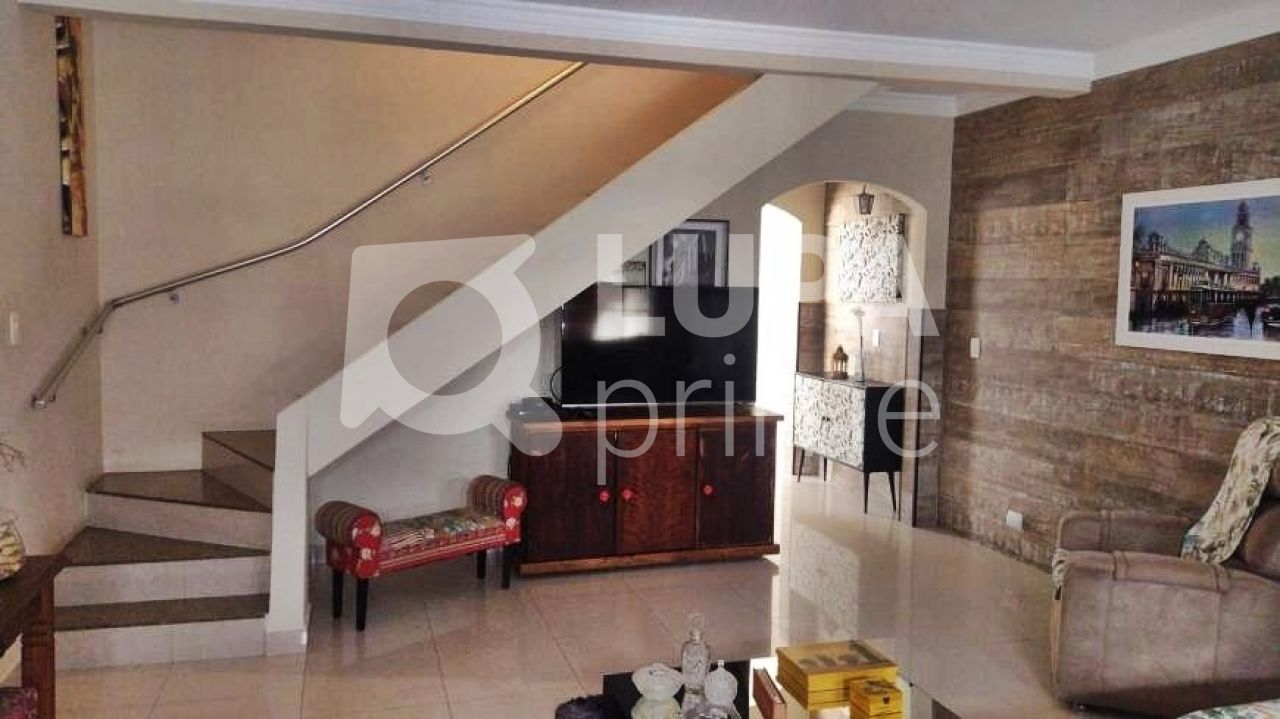 sobrado-venda-sao-paulo-parada-inglesa-3dormitorios-1suite-3vagas-200m2-LM24609