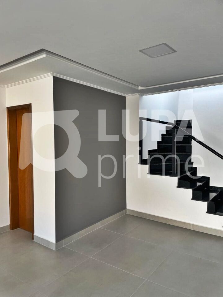 sobrado-venda-sao-paulo-parada-inglesa-3dormitorios-1suite-4vagas-152m2-LM24708