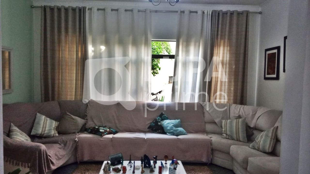 Casa, 3 quartos, 220 m² - Foto 1