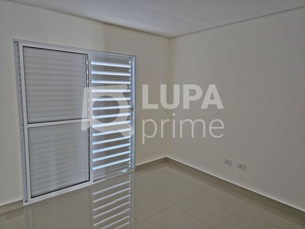 sobrado-venda-sao-paulo-horto-florestal-4dormitorios-2suites-3vagas-185m2-LM25533