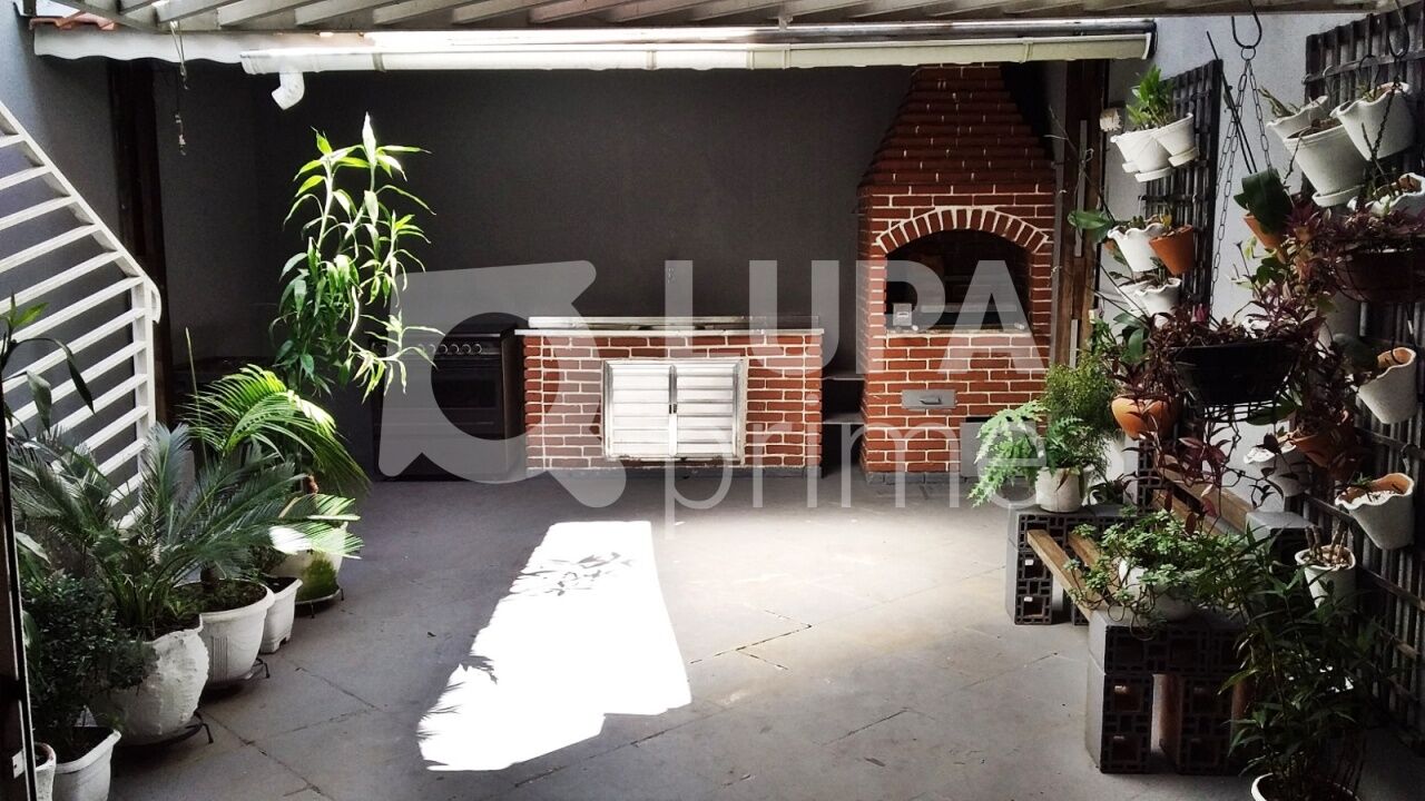 sobrado-venda-sao-paulo-sao-miguel-paulista-3dormitorios-1suite-5vagas-161m2-LM25584