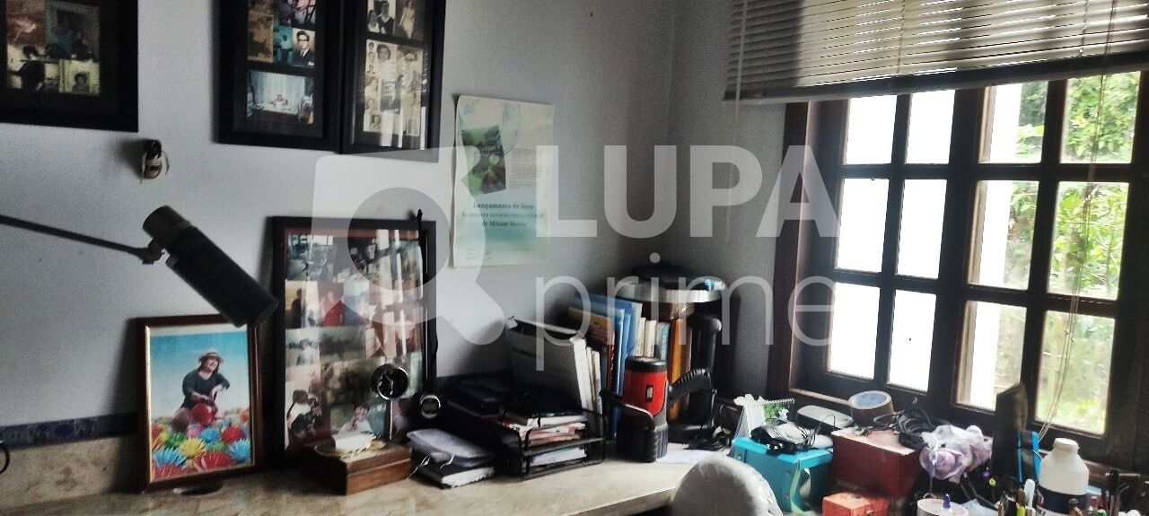 Casa à venda com 2 quartos, 230m² - Foto 11