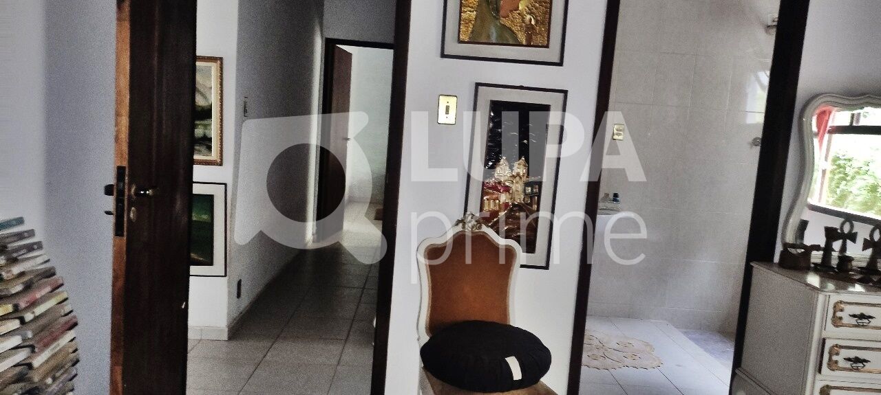 Casa à venda com 2 quartos, 230m² - Foto 7