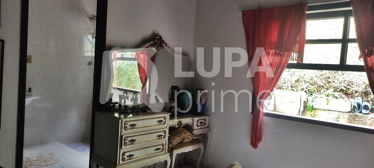 Casa à venda com 2 quartos, 230m² - Foto 9