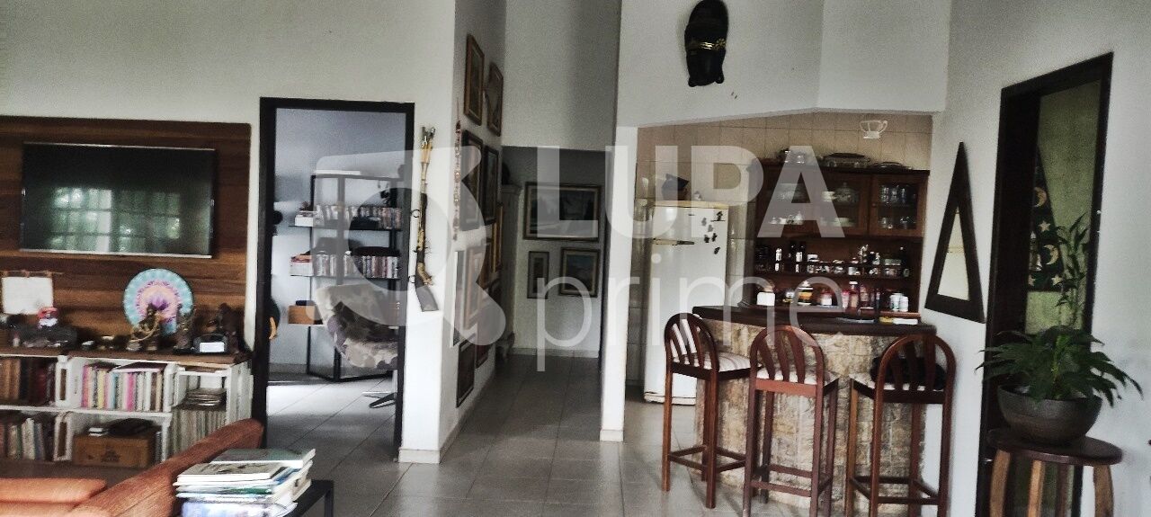 Casa à venda com 2 quartos, 230m² - Foto 6