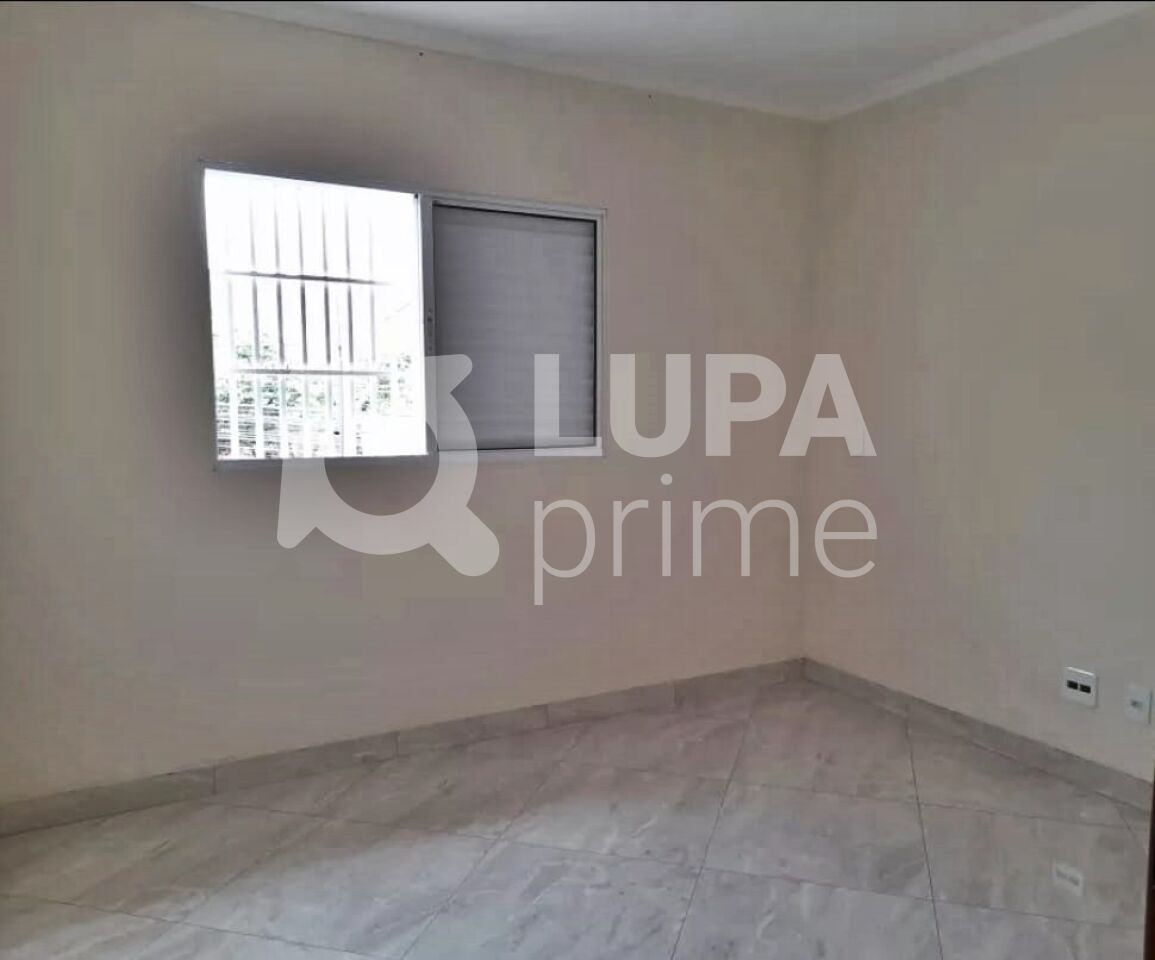 Casa à venda com 2 quartos, 80m² - Foto 3