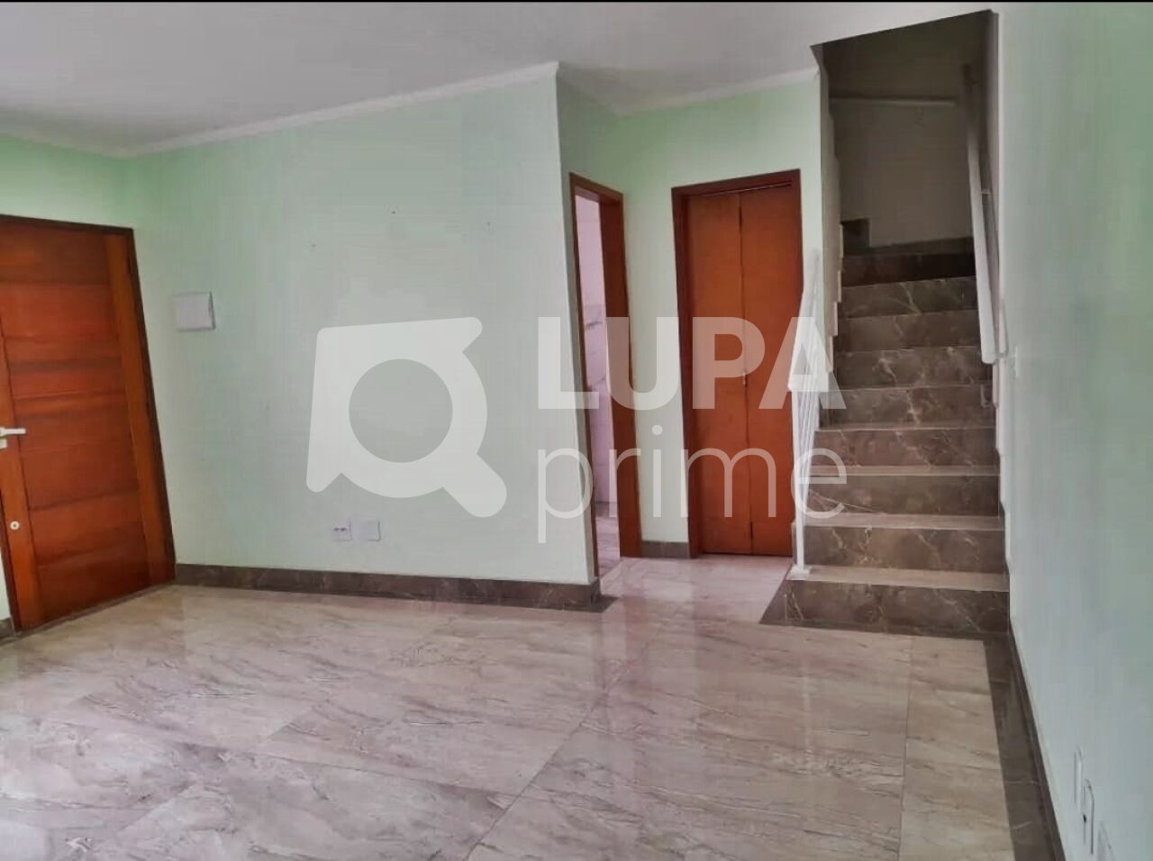 Casa à venda com 2 quartos, 80m² - Foto 1
