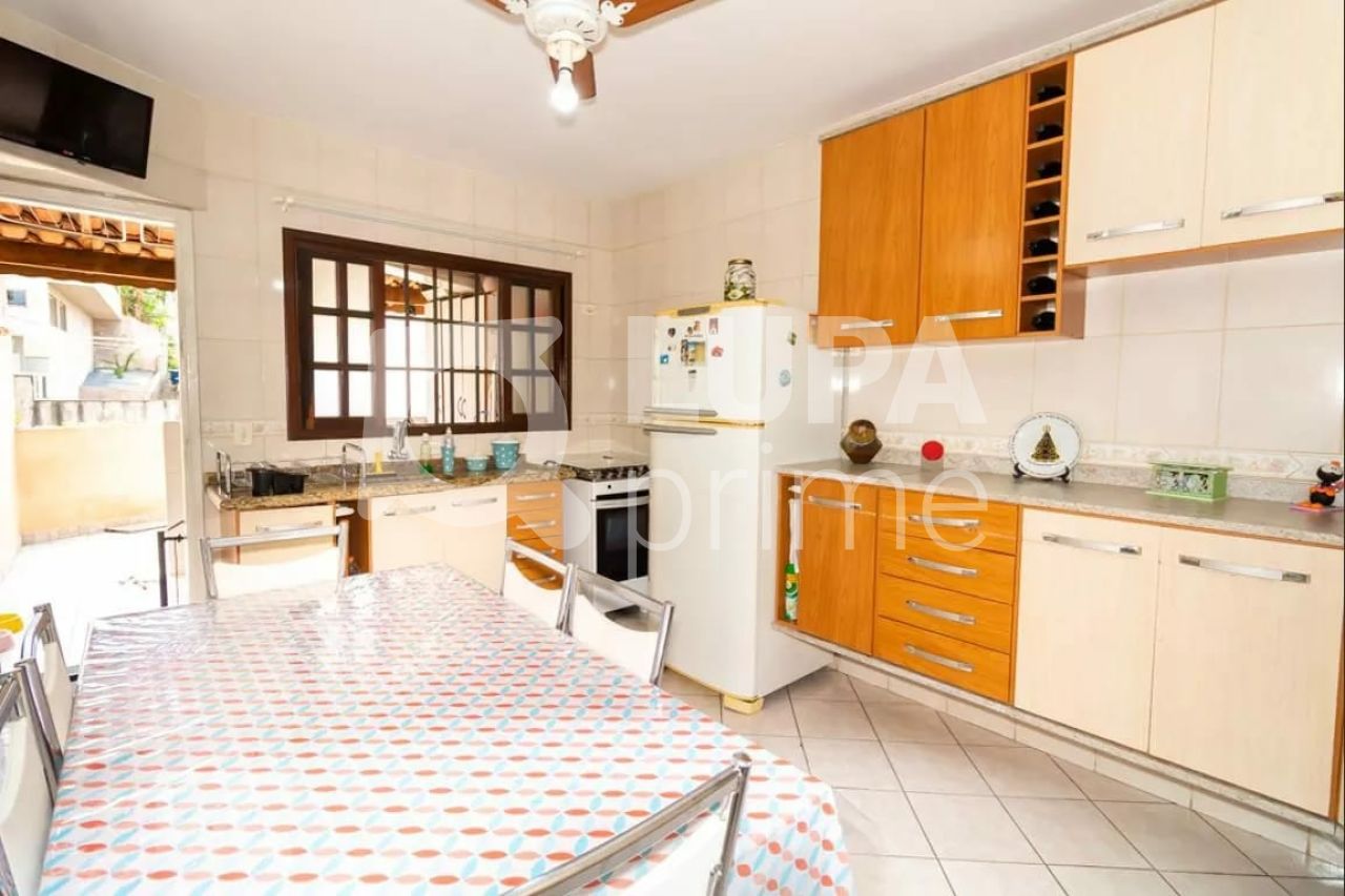 Casa de Condomínio à venda com 3 quartos, 131m² - Foto 1