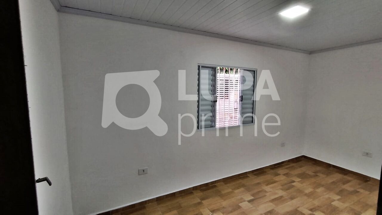 casa-terrea-venda-sao-paulo-carandiru-2dormitorios-2vagas-117m2-LM26086