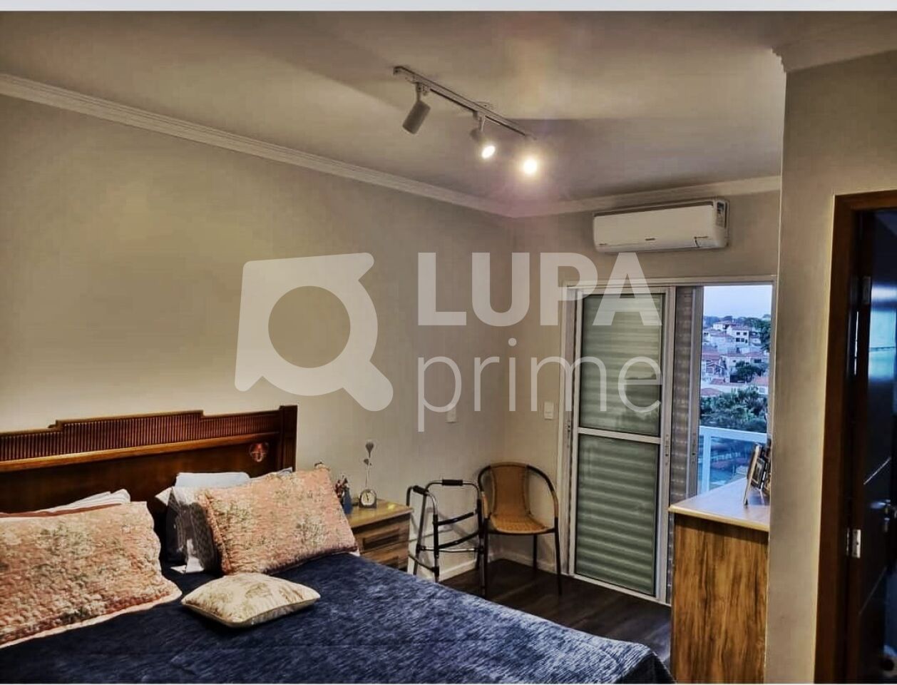 sobrado-venda-sao-paulo-agua-fria-3dormitorios-3suites-3vagas-175m2-LM26180