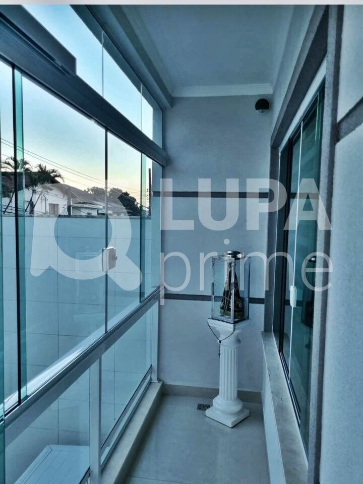 sobrado-venda-sao-paulo-agua-fria-3dormitorios-3suites-3vagas-175m2-LM26180
