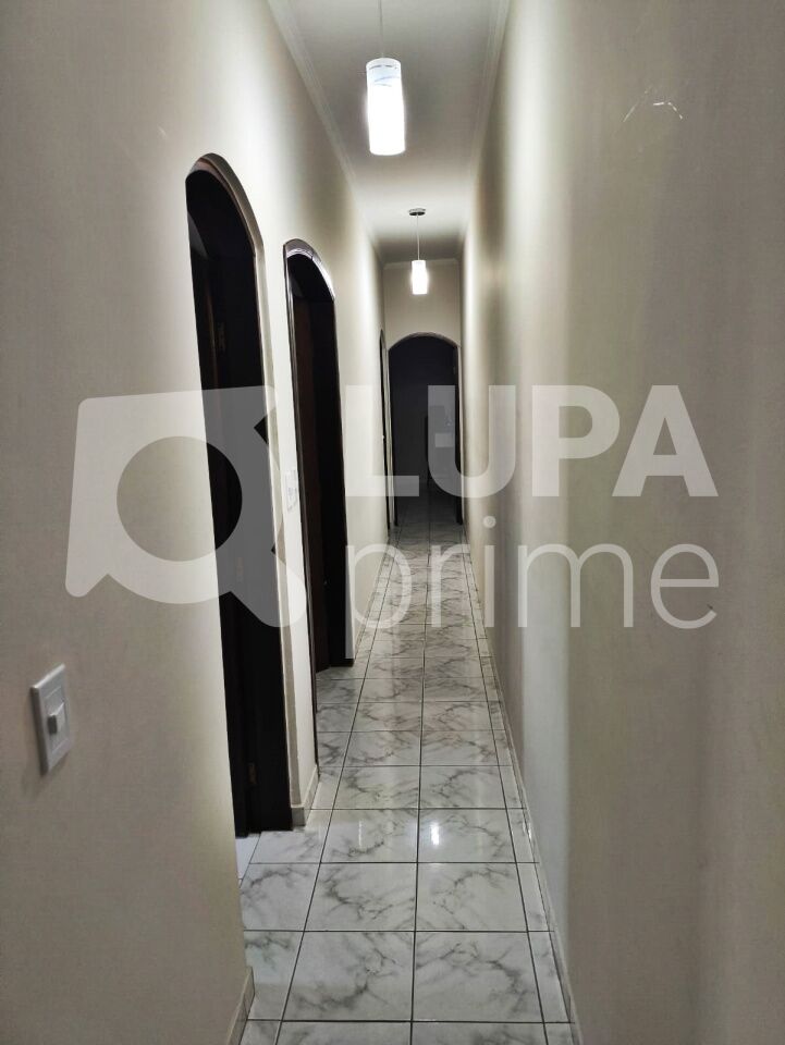 Casa, 3 quartos, 226 m² - Foto 3