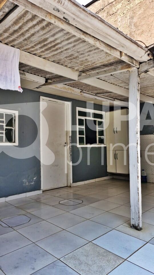 Casa à venda com 2 quartos, 89m² - Foto 3