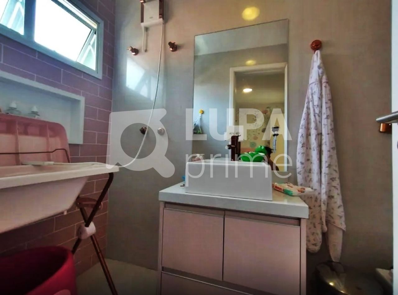 sobrado-venda-sao-paulo-agua-fria-3dormitorios-3suites-4vagas-140m2-LM27018