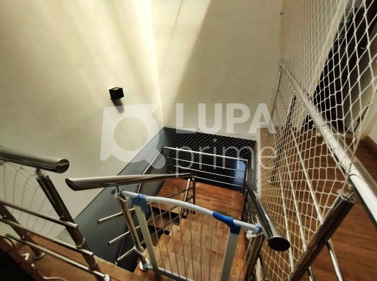 sobrado-venda-sao-paulo-agua-fria-3dormitorios-3suites-4vagas-140m2-LM27018