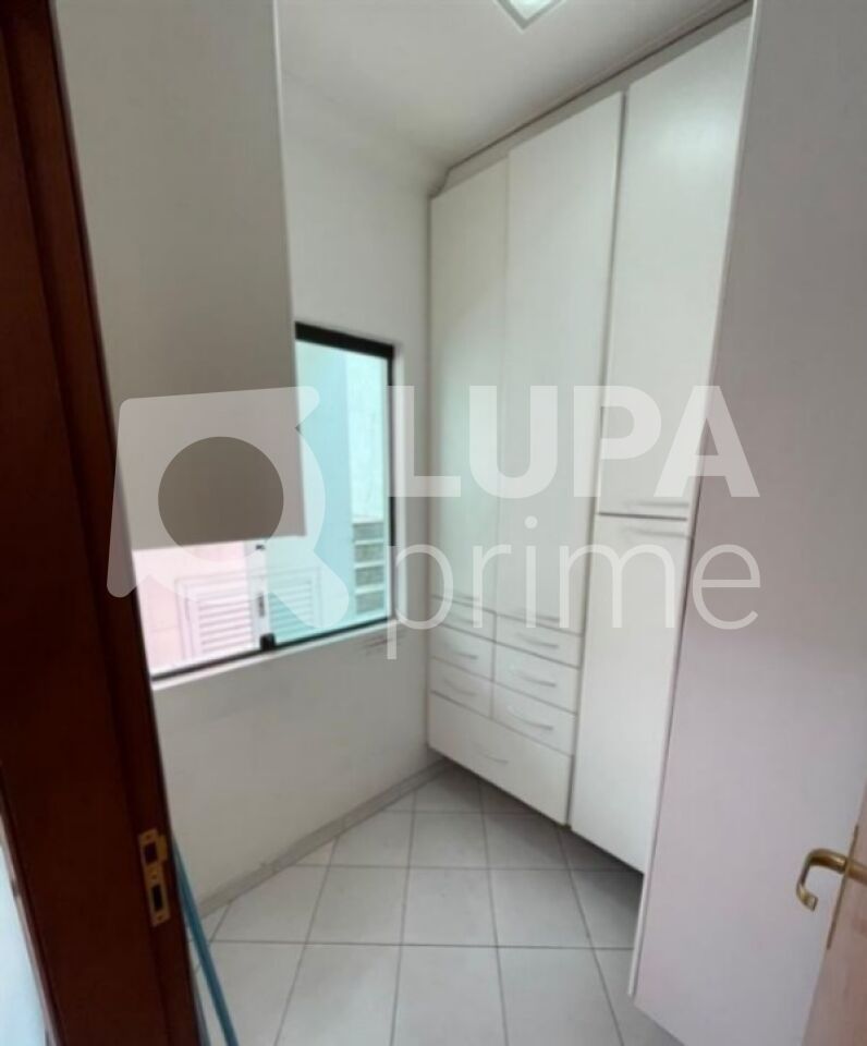 sobrado-venda-sao-paulo-vila-irmaos-arnoni-3dormitorios-3suites-4vagas-227m2-LM27454