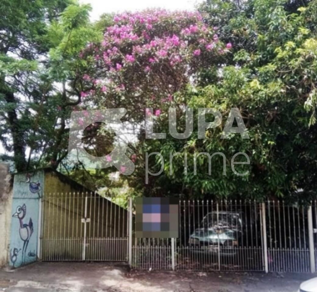 Casa à venda com 3 quartos, 240m² - Foto 1