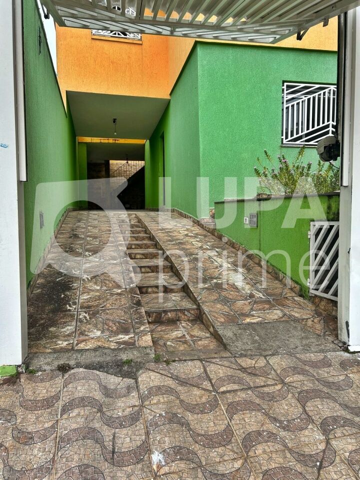 sobrado-venda-guarulhos-gopouva-3dormitorios-1suite-5vagas-134m2-LM27678