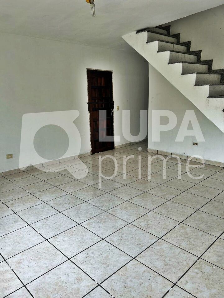 sobrado-venda-guarulhos-gopouva-3dormitorios-1suite-5vagas-134m2-LM27678