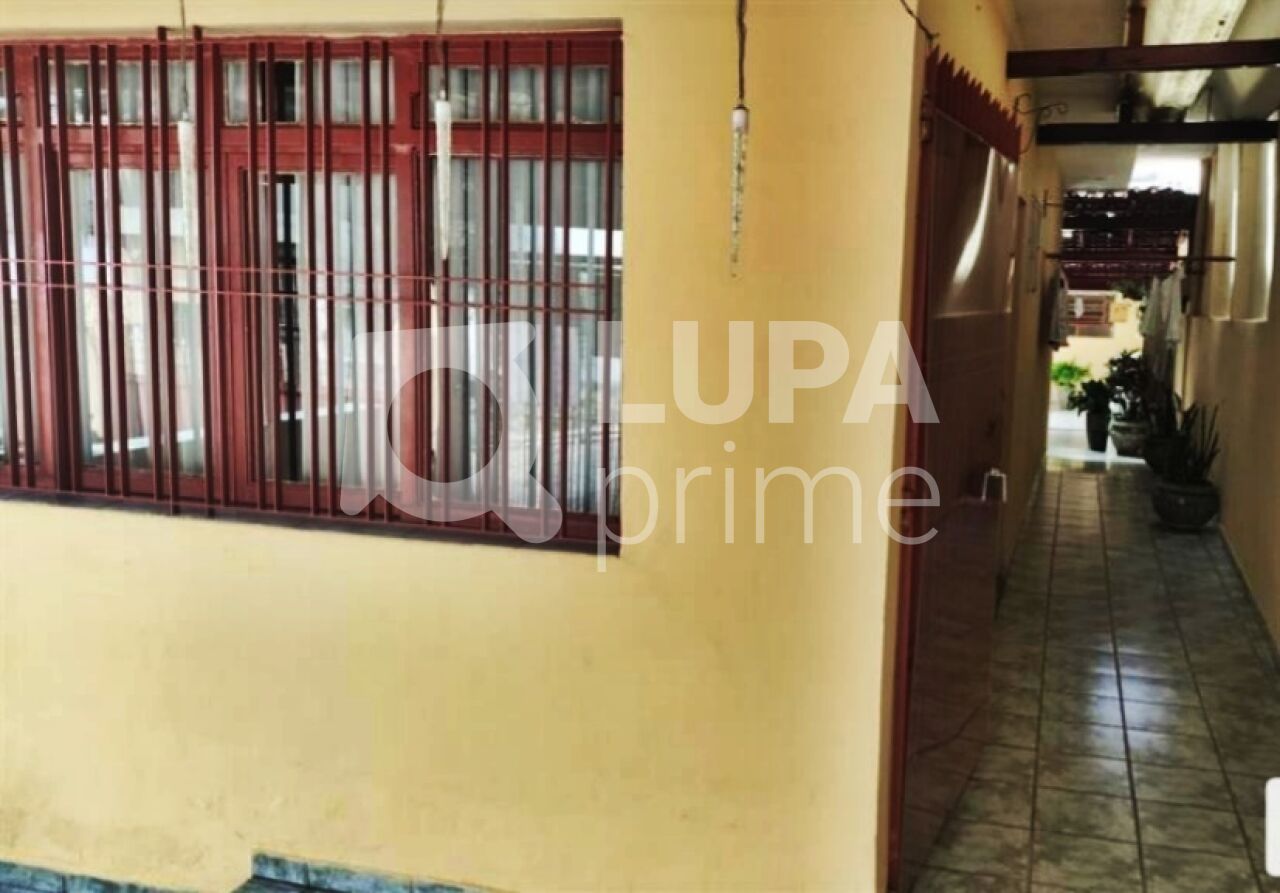 Casa à venda com 5 quartos, 201m² - Foto 9