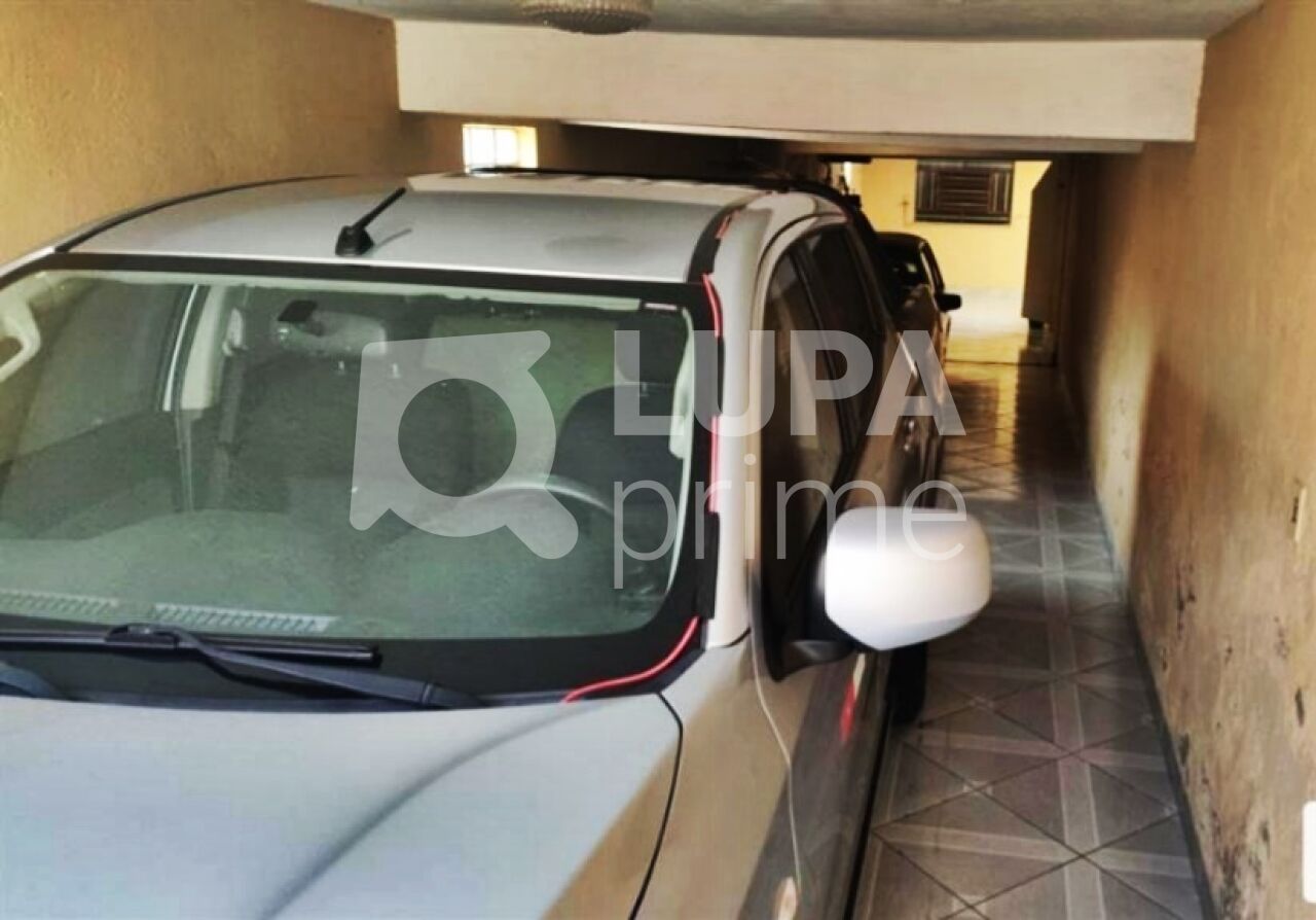 Casa à venda com 5 quartos, 201m² - Foto 10