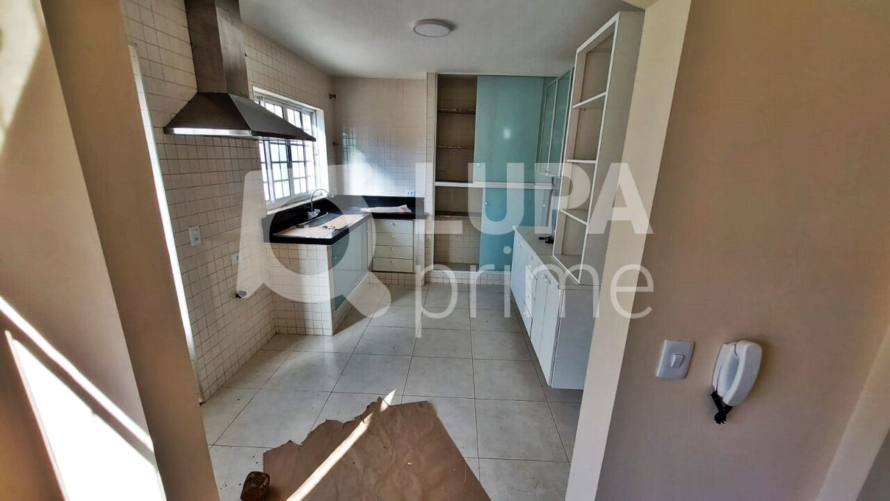 Casa à venda com 4 quartos, 133m² - Foto 8