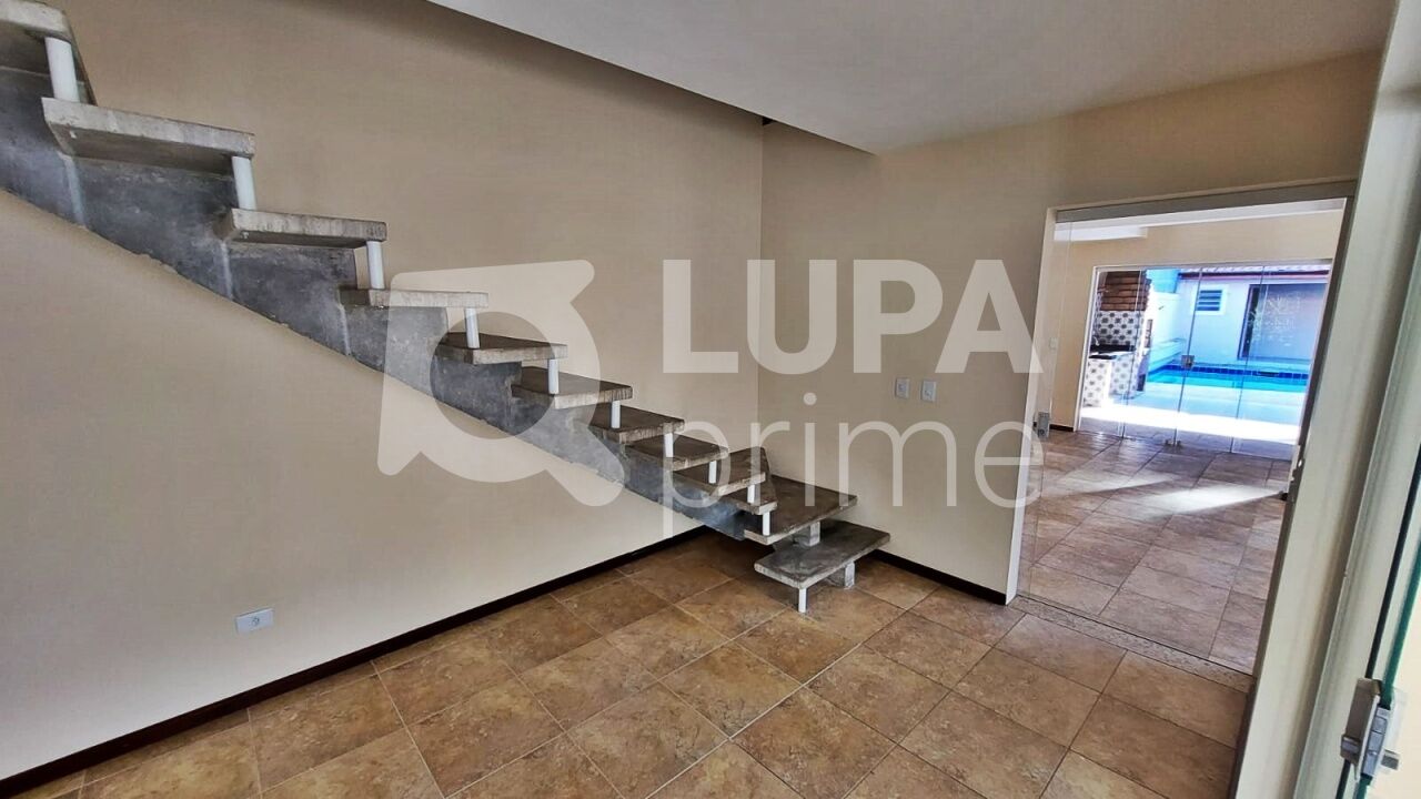 Casa à venda com 4 quartos, 133m² - Foto 15