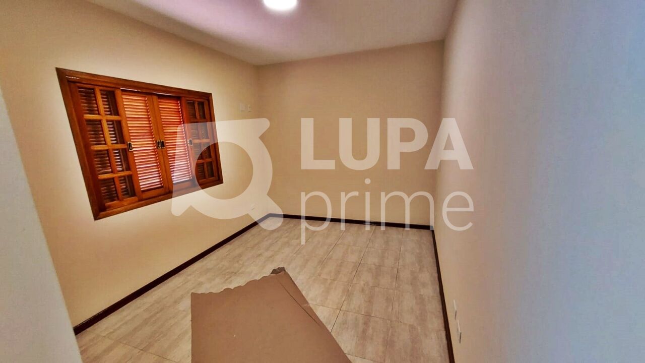 Casa à venda com 4 quartos, 133m² - Foto 5
