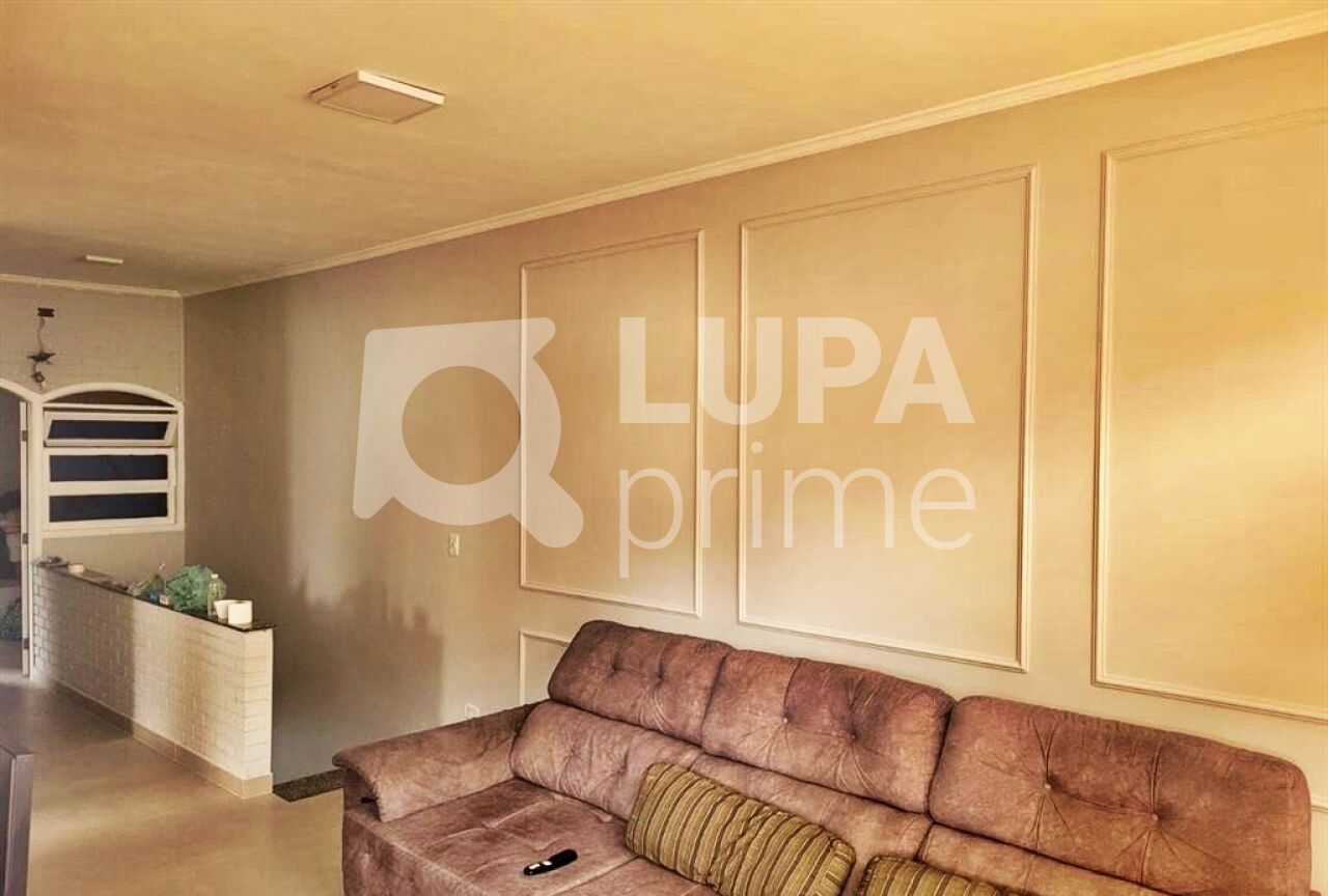 Casa, 3 quartos, 191 m² - Foto 1