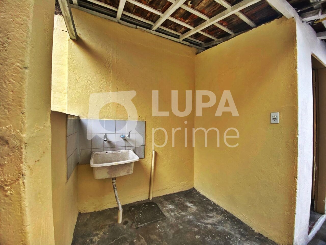 Casa para alugar com 2 quartos, 80m² - Foto 12