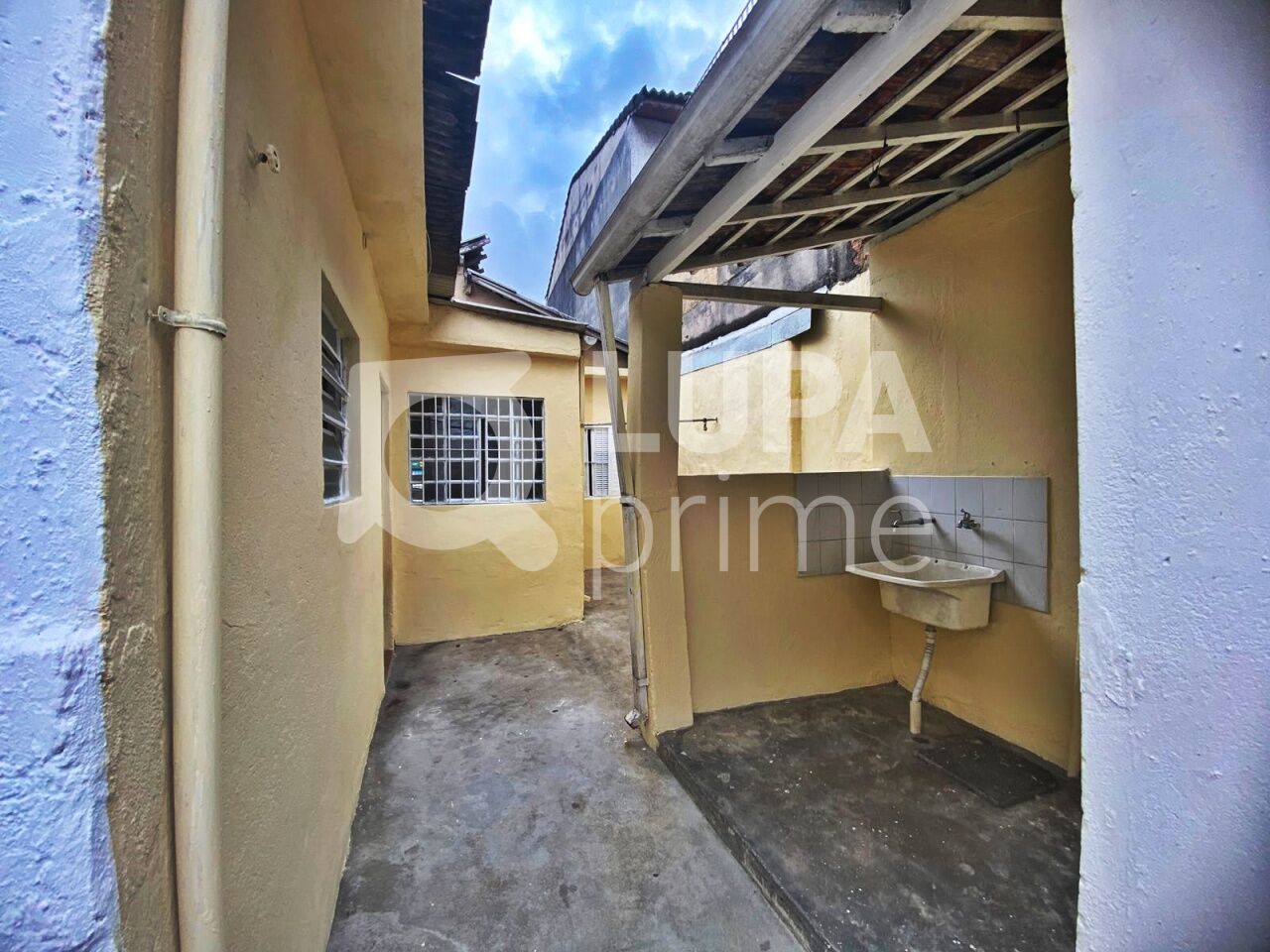 Casa para alugar com 2 quartos, 80m² - Foto 11