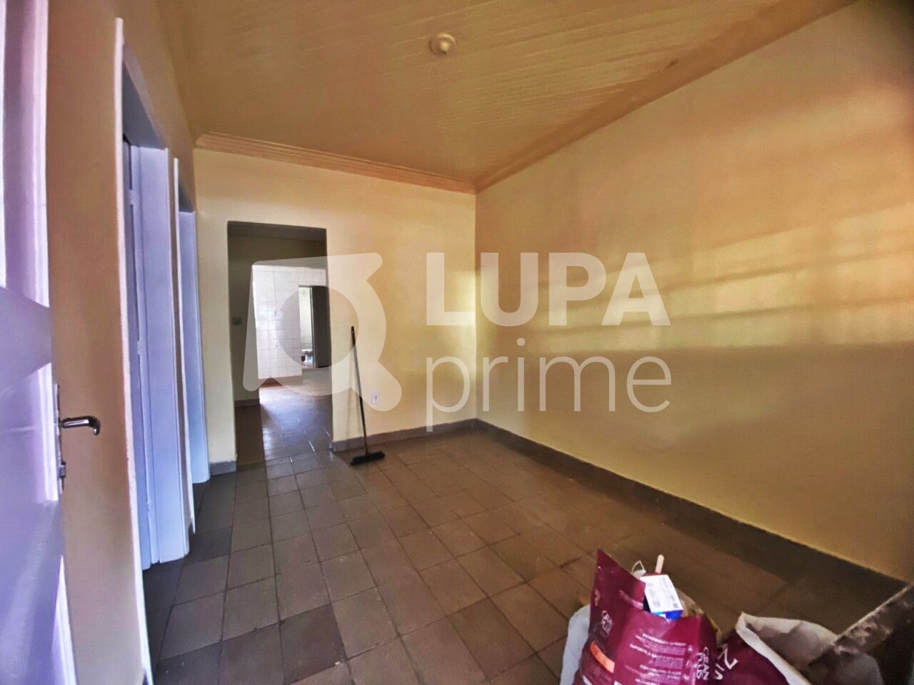 Casa para alugar com 2 quartos, 80m² - Foto 1