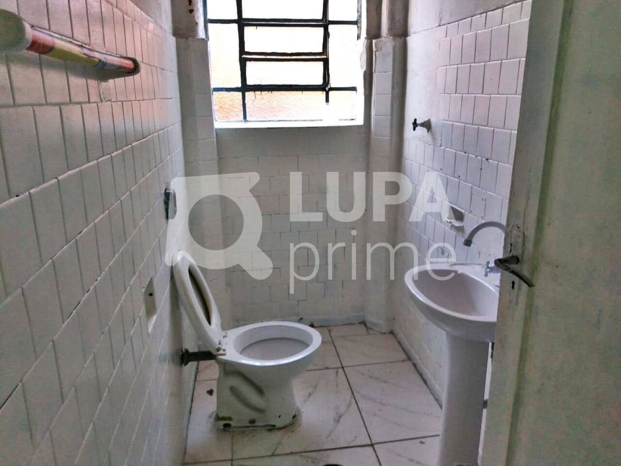 Casa para alugar com 5 quartos, 310m² - Foto 10