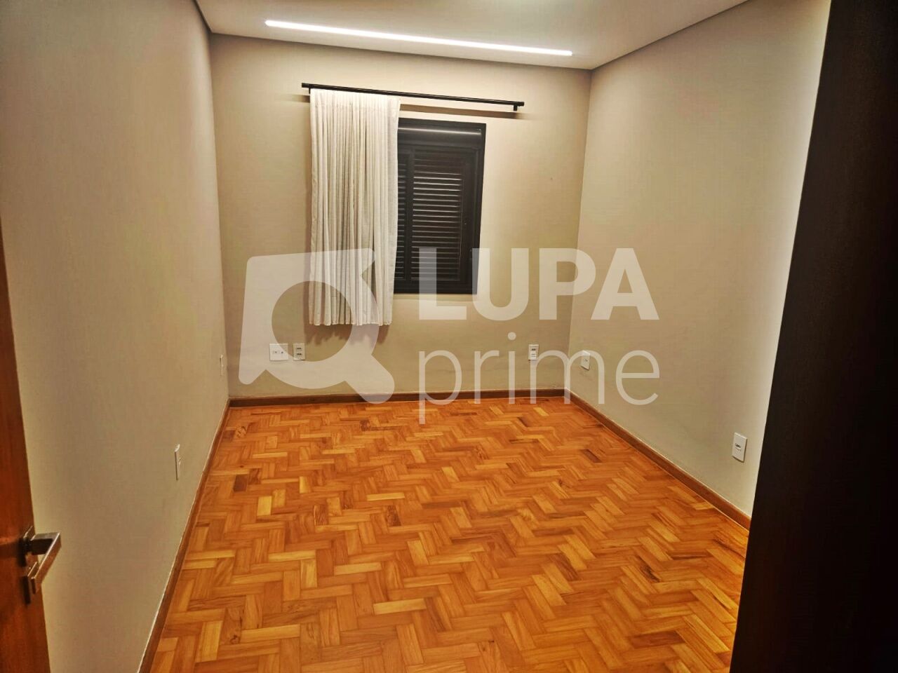 sobrado-venda-sao-paulo-vila-guilherme-3dormitorios-1suite-2vagas-156m2-LM28165