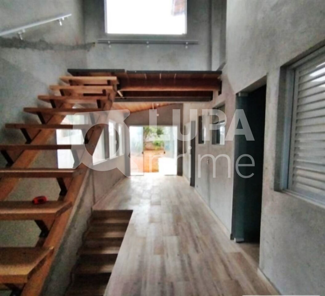 Casa à venda com 3 quartos, 133m² - Foto 2