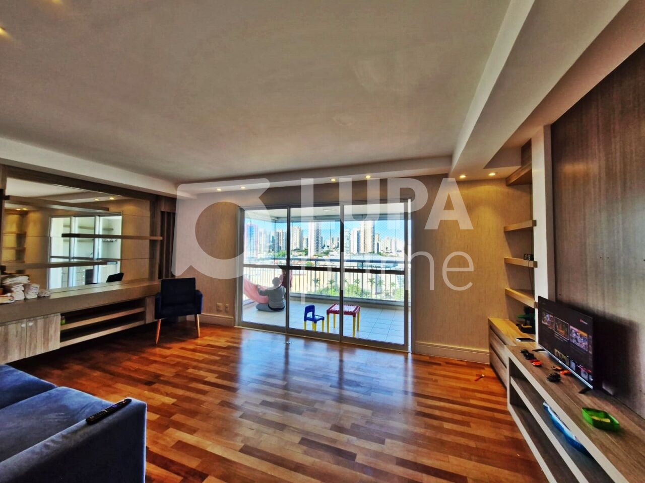 Apartamento à venda com 3 quartos, 110m² - Foto 1