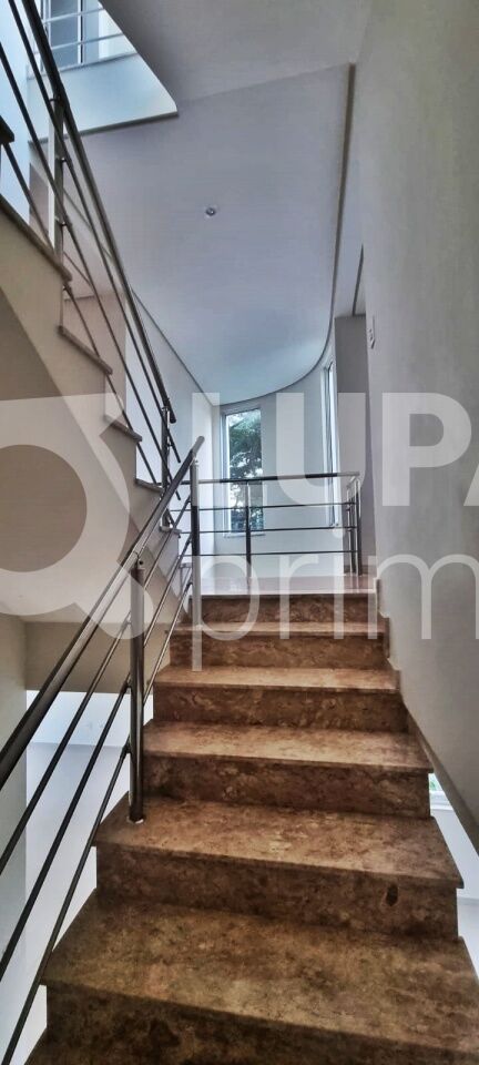Casa à venda com 3 quartos, 345m² - Foto 3