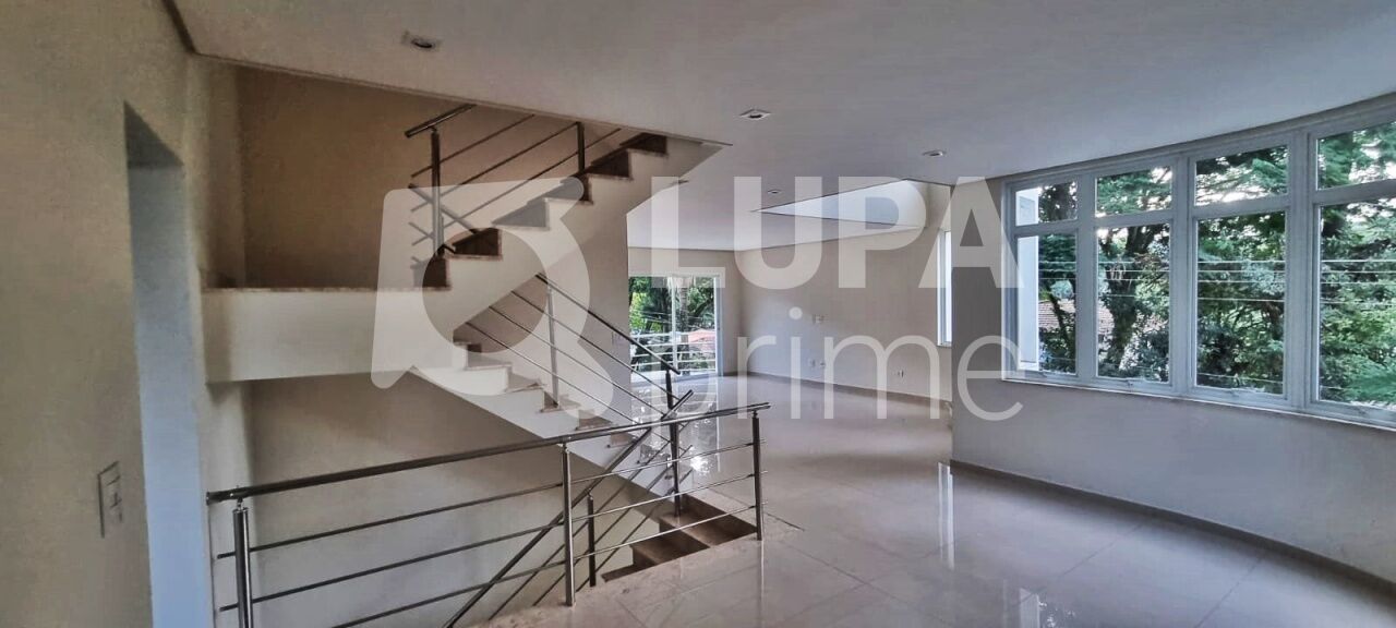 Casa à venda com 3 quartos, 345m² - Foto 2