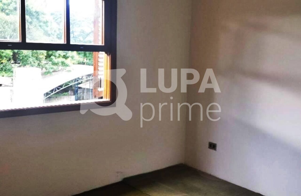 Casa à venda com 4 quartos, 450m² - Foto 9