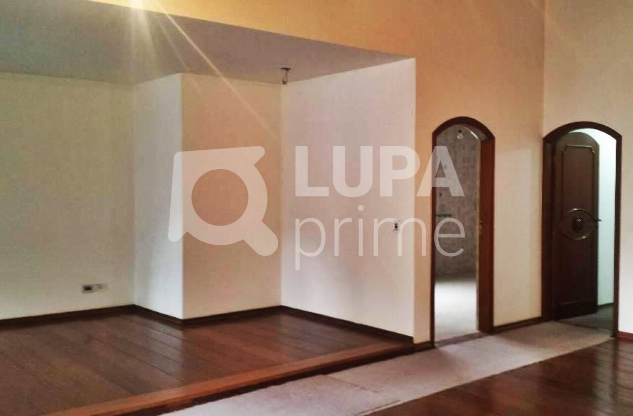 Casa à venda com 4 quartos, 450m² - Foto 3