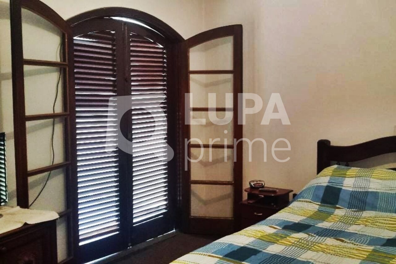 Casa à venda com 4 quartos, 450m² - Foto 6