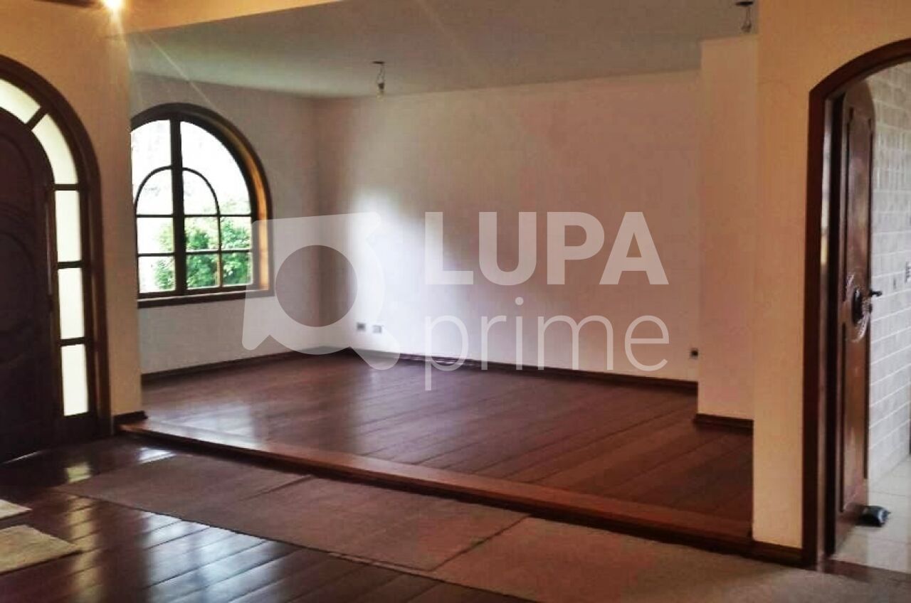 Casa à venda com 4 quartos, 450m² - Foto 1