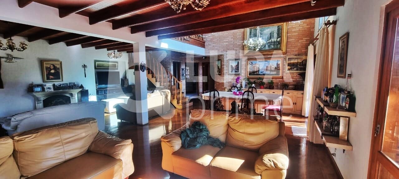 Casa à venda com 5 quartos, 432m² - Foto 1