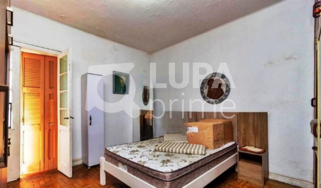 Casa à venda com 4 quartos, 220m² - Foto 3