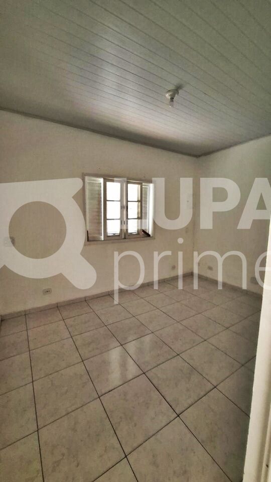 Casa para alugar com 5 quartos, 110m² - Foto 15