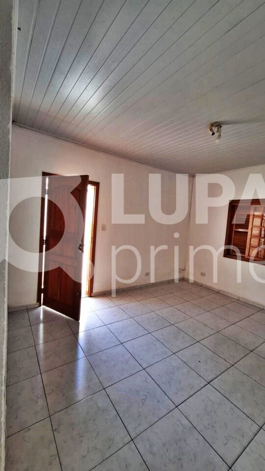 Casa para alugar com 5 quartos, 110m² - Foto 4