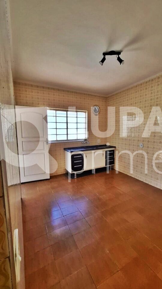 Casa para alugar com 5 quartos, 110m² - Foto 8