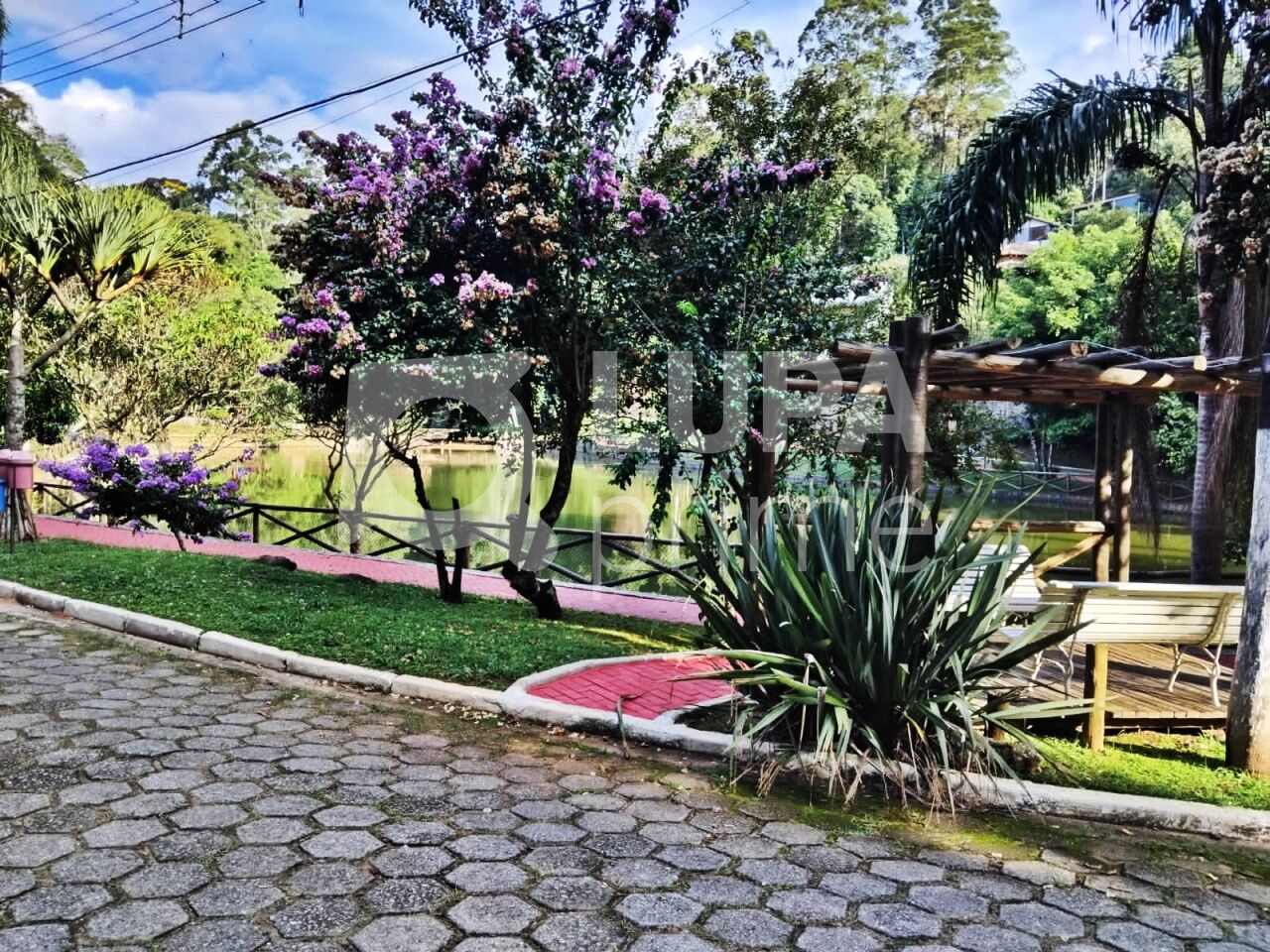 Casa à venda com 3 quartos, 250m² - Foto 7