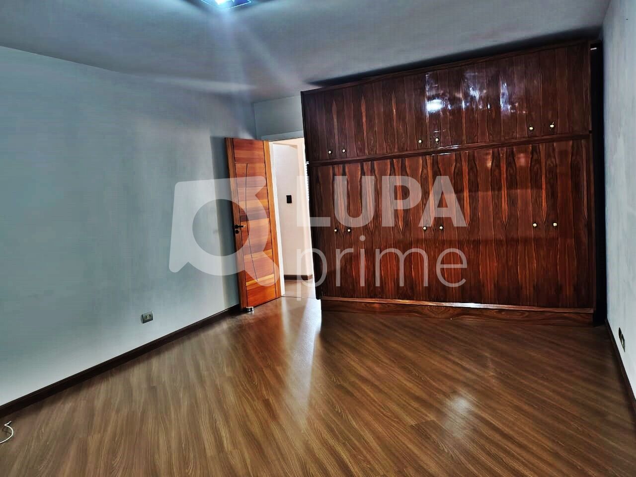 sobrado-venda-sao-paulo-vila-guilherme-4dormitorios-1suite-4vagas-306m2-LM29020