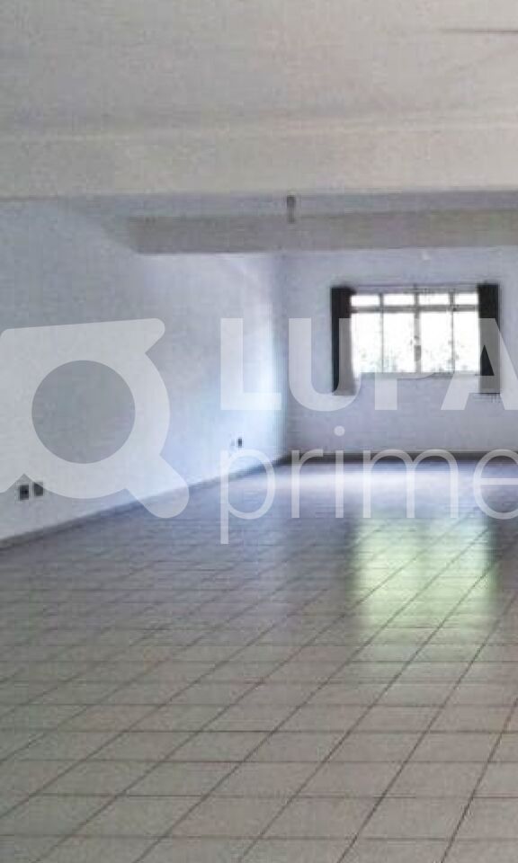 Sala-Conjunto, 200 m² - Foto 1